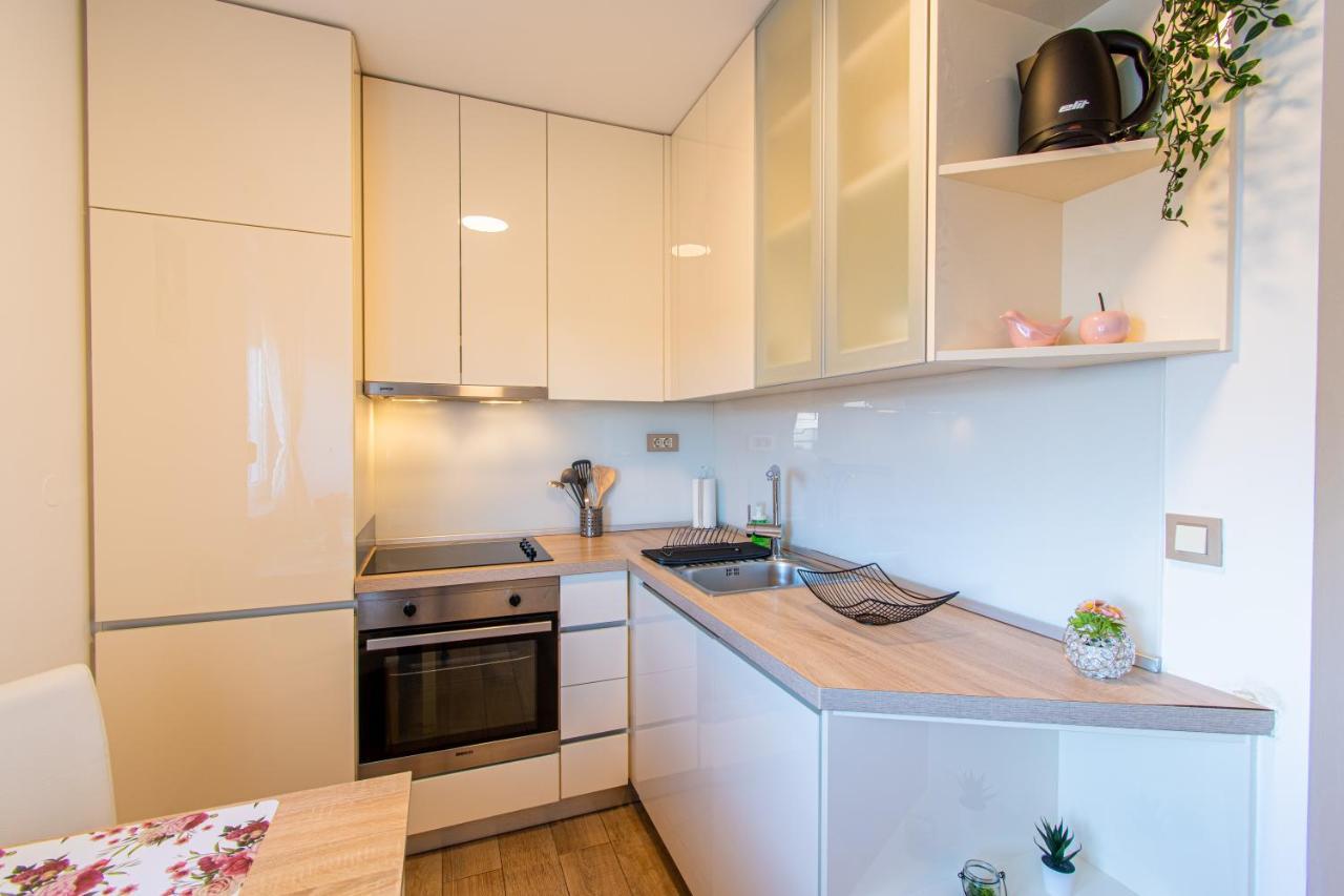Appartement Flexible Selfcheckins 43 - - Luxury - Parking - Loggia - Brand New *