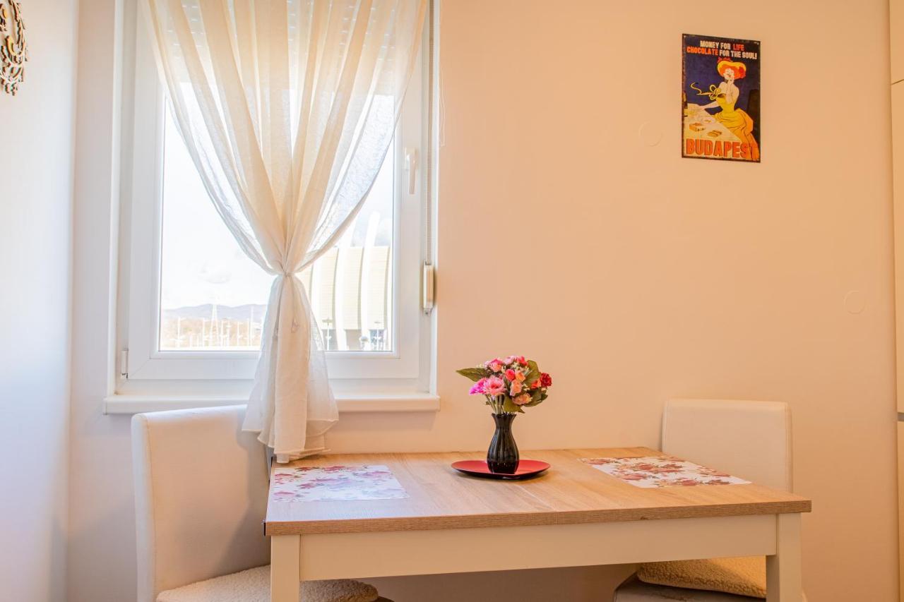 Flexible Selfcheckins 43 - - Luxury - Parking - Loggia - Brand New