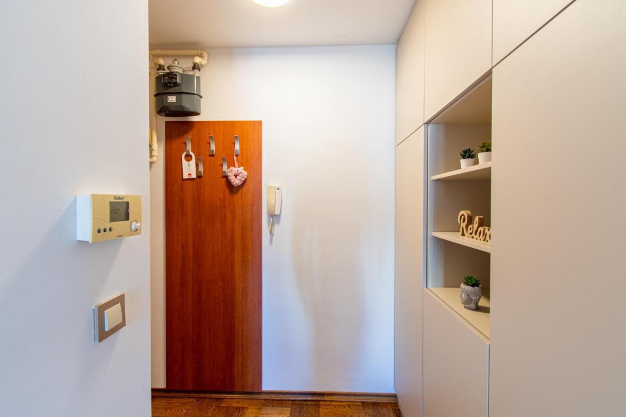 Flexible Selfcheckins 43 - - Luxury - Parking - Loggia - Brand New